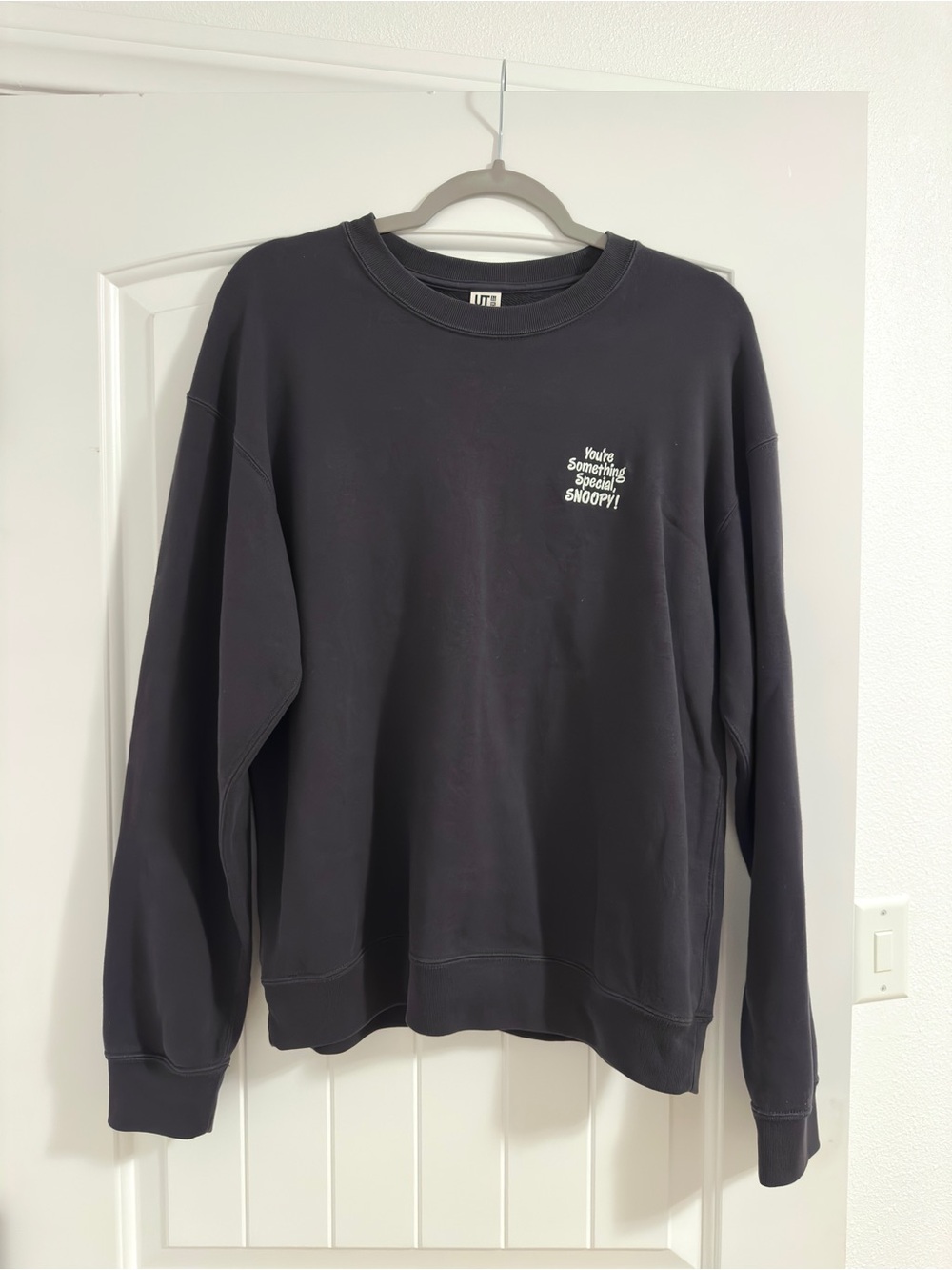 UNIQLO Snoopy Sweatshirt size Small